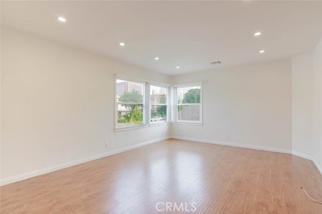 Foto del edificio - 336 W Lexington Dr