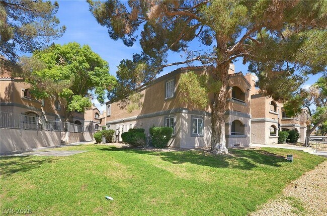 Foto del edificio - 220 Mission Catalina Ln