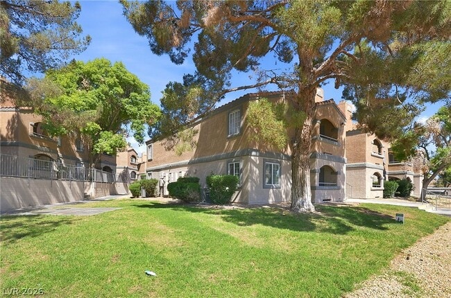 Building Photo - 220 Mission Catalina Ln
