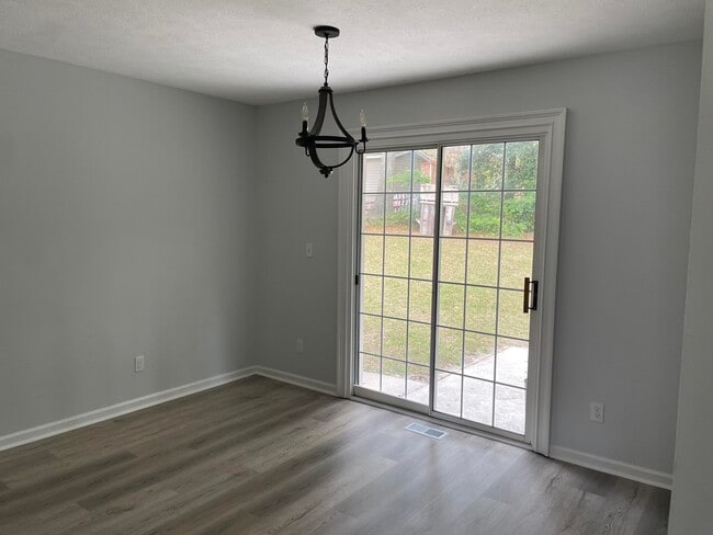Building Photo - 438 Greenwich Dr