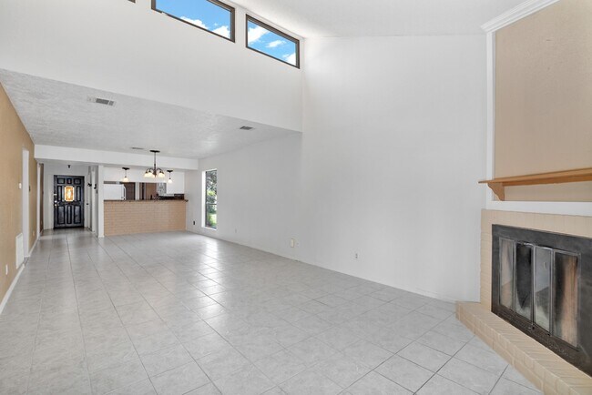 Foto del edificio - 2001 Lakewood Ct