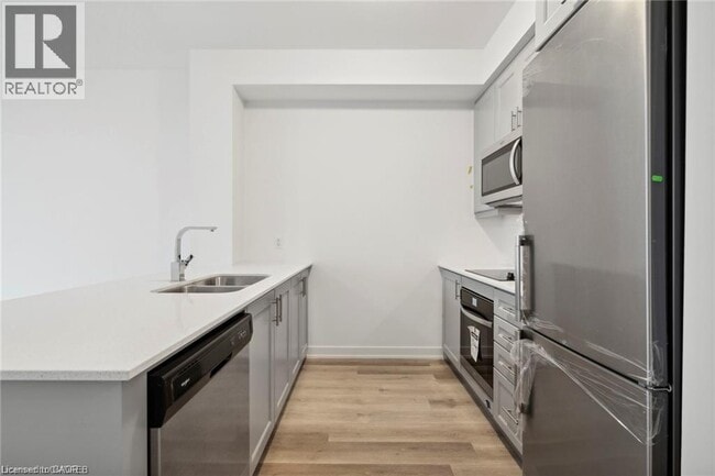Photo du bâtiment - 417 N Service Rd
