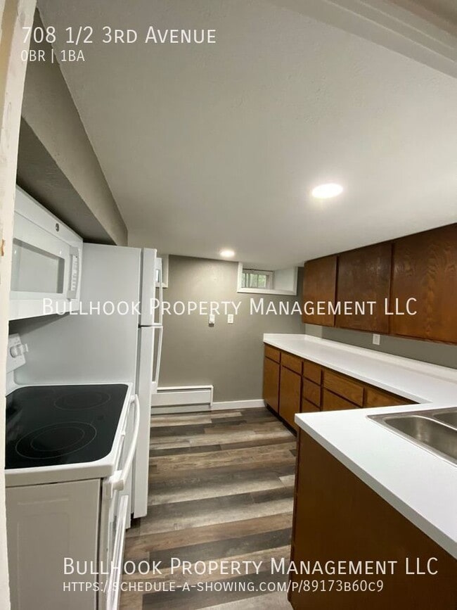 Foto del edificio - 708 1/2 3rd Avenue-