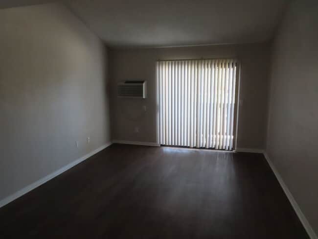 Building Photo - Renovated One Bedroom Condo in Mira Mesa w...