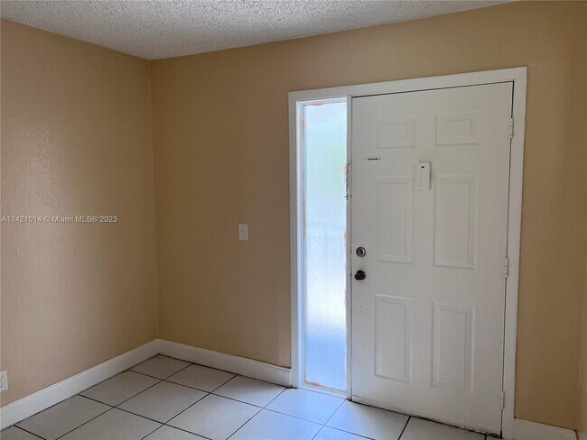 Building Photo - 3760 NW 115th Way