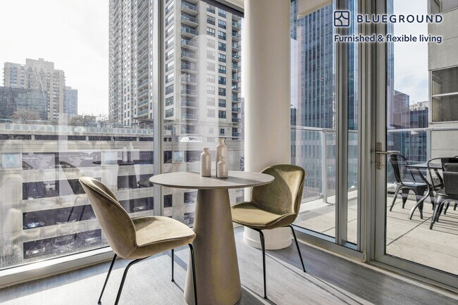 Foto del edificio - 8 E Huron St