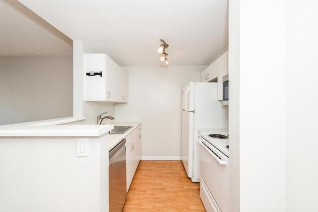 Building Photo - 1 bedroom in Seattle WA 98101