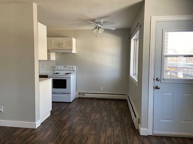 Photo du bâtiment - Four Elms- 2 Months Free Rent When Signing a One Year Lease