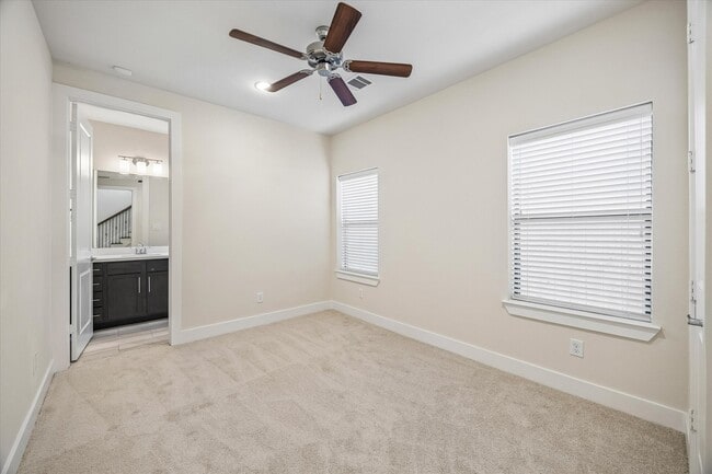 Foto del edificio - 1029 Green Kensington Dr