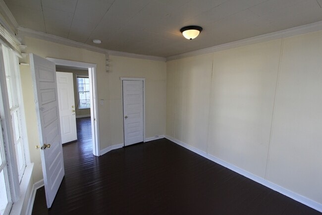 Foto del edificio - 232 Columbia Ave