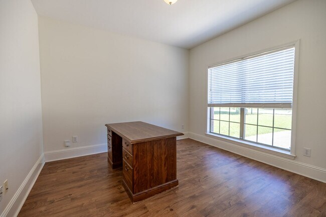 Foto del edificio - One month free on a 13 month lease!   Located near Fairhope Walmart and Aldi!