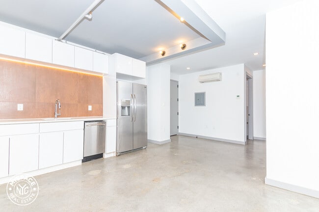 Building Photo - 410 Tompkins Ave