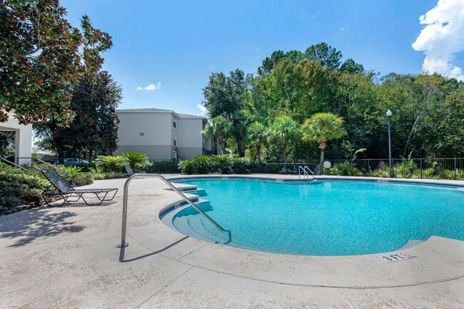 Building Photo - Courtney Manor Apartments