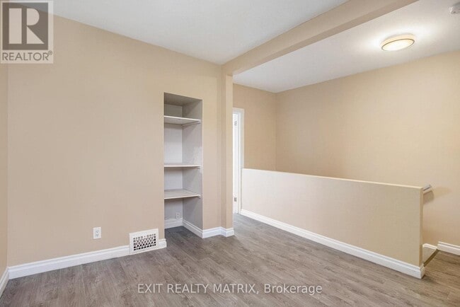 Building Photo - 256 Park Park