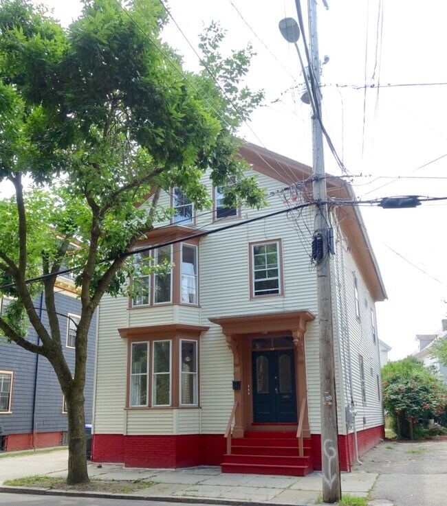 Building Photo - 42 Chapin Ave
