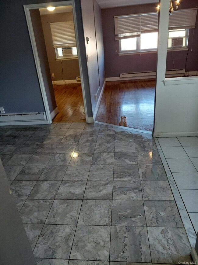 Foto del edificio - 449 Bolton Ave