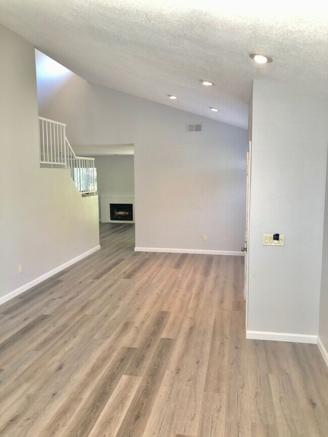 Foto del edificio - Charming 4-Bedroom, 3-Bath