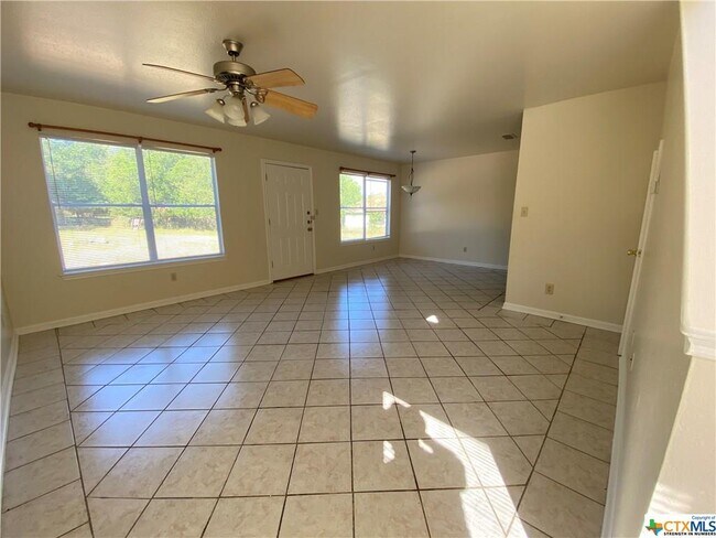 Foto del edificio - 1003-1003 Sagewood Trail