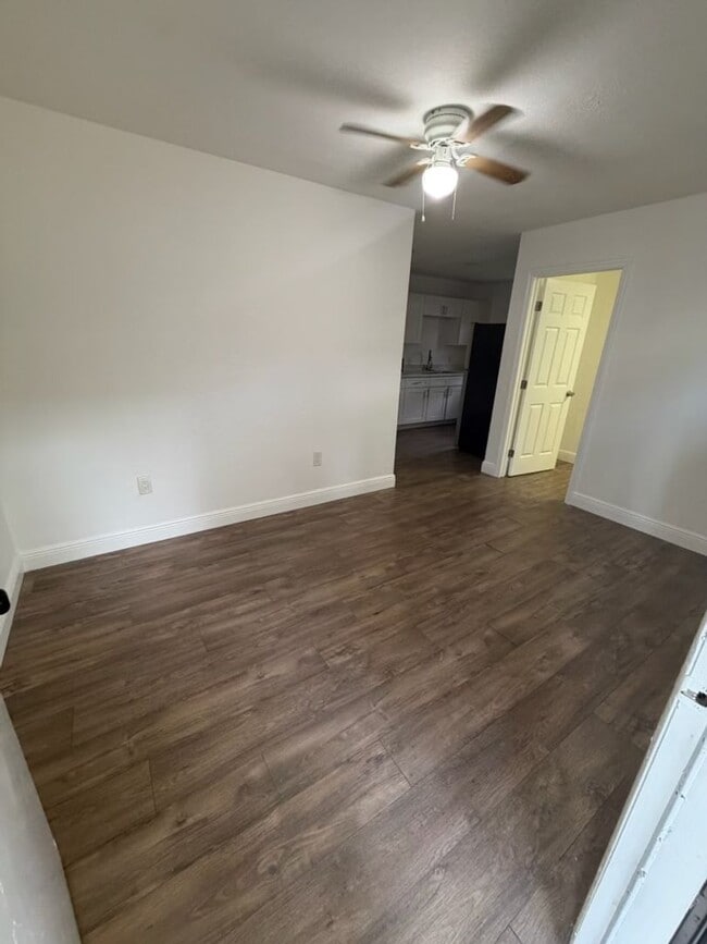 Photo - 3813 E Miller Ave Apartment