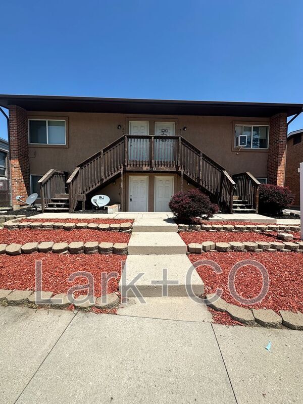 Building Photo - 3014 Mallard Dr