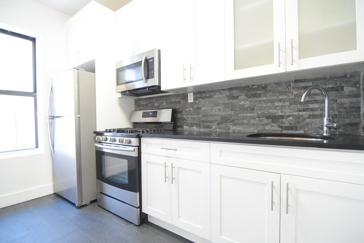 Primary Photo - 145 W 145th St