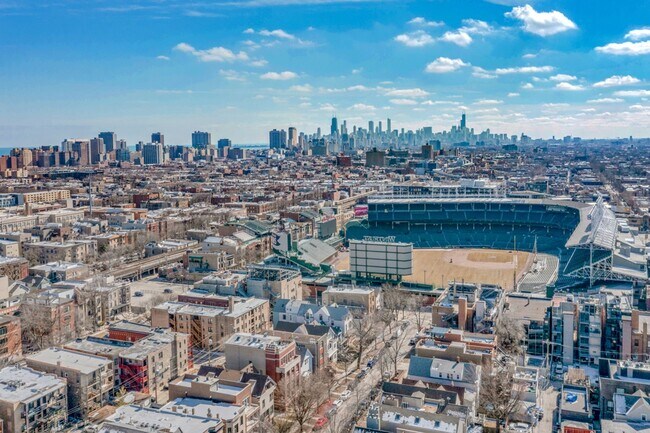 Foto del edificio - 3711 N Kenmore Ave