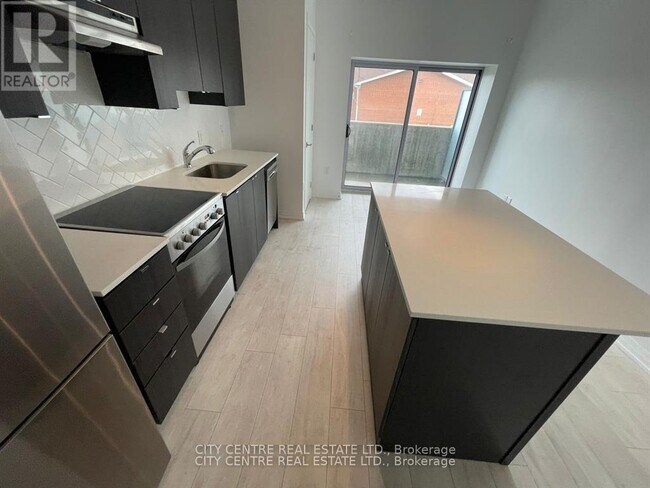 Building Photo - 408 Browns Line