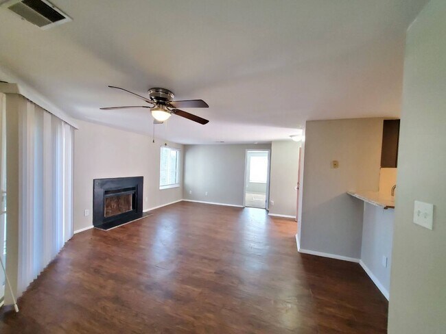 Foto del edificio - 7516 Pebblestone Dr