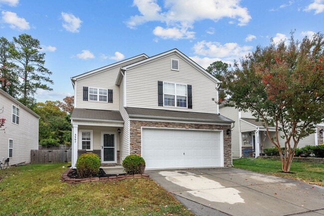 Fantastic 4 Bedroom, 3 Bath home near Brier Creek & RDU, Fenced-in Yard, Bonus Room, Pet Friendly! - Fantastic 4 Bedroom, 3 Bath home near Brier Creek & RDU, Fenced-in Yard, Bonus Room, Pet Friendly!