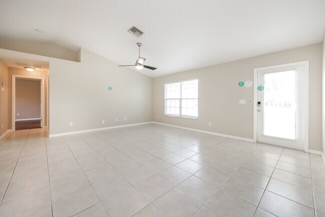 Foto del edificio - 1726 SW 22nd St