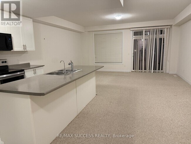 Building Photo - 77 Diana Ave