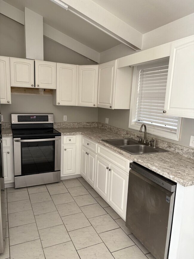 Foto del edificio - 122 Stewart Ct