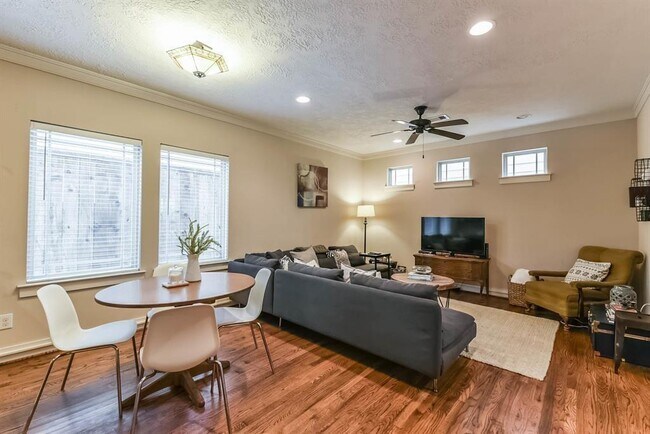 Foto del edificio - 5924 Petty St