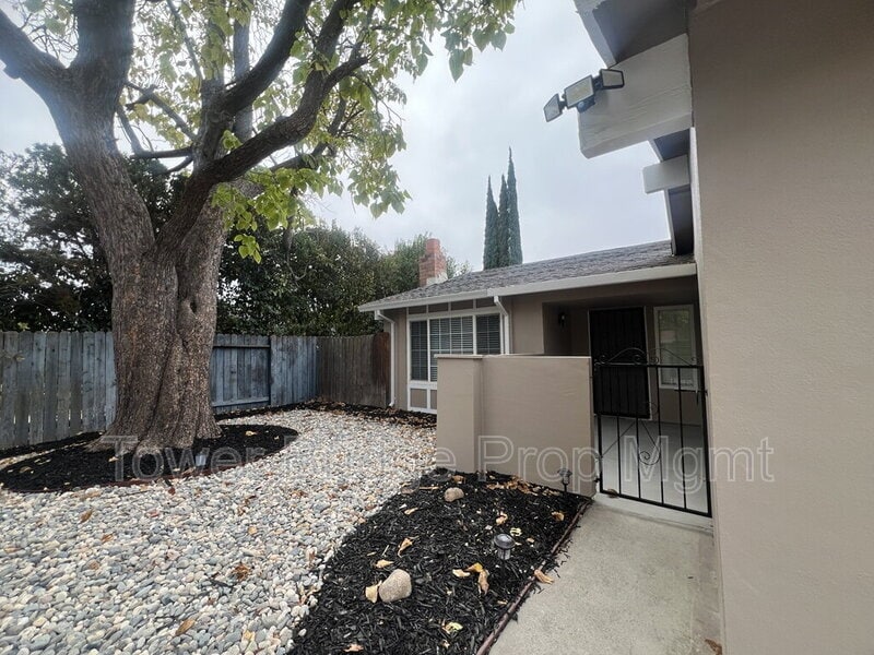 Building Photo - 5629 Phlox Ct