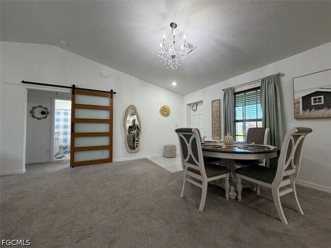 Foto del edificio - 926 NE 33rd St