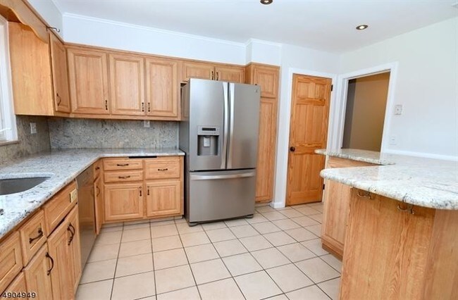 Building Photo - 263 White Oak Ridge Rd