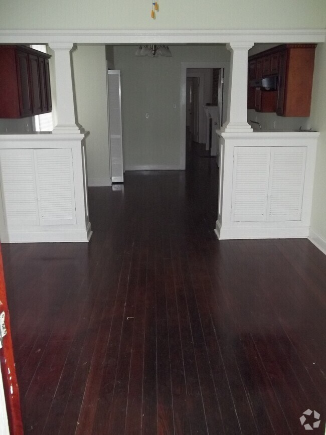 Fairgrounds Triangle Apartments for Rent with Parking New Orleans, LA