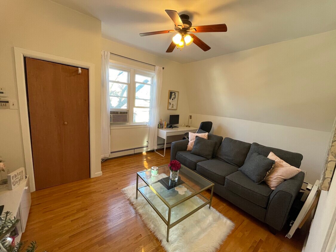 Primary Photo - 120 Bloomfield Ave