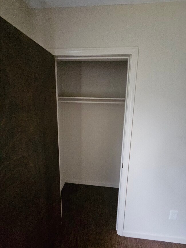 Foto del edificio - 8109 E Mellwood Rd