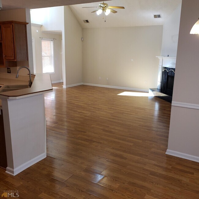 Building Photo - 1415 Norwich Ct