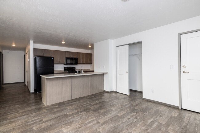 Foto del edificio - Cherry Creek Village