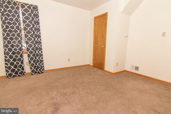 Building Photo - 41 N Railroad Ave