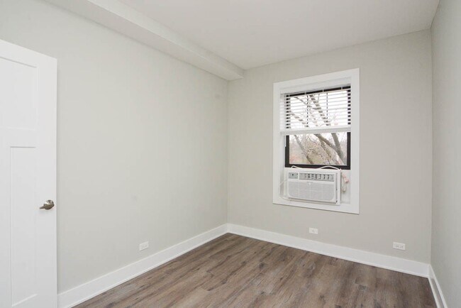 Building Photo - 722 St Johns Ave