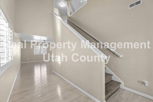 Building Photo - Pleasant Grove Townhome