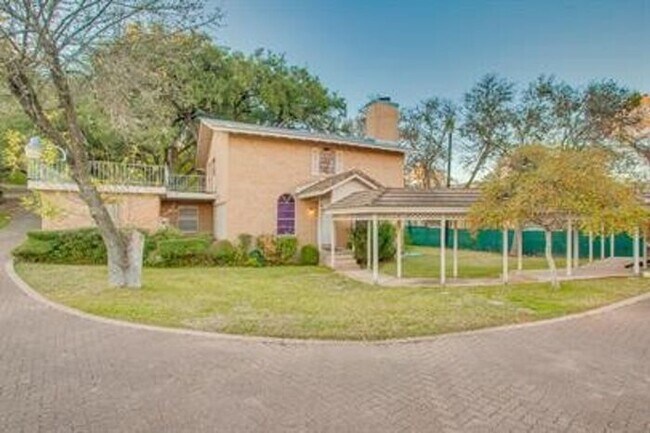Foto del edificio - 3007 Westlake Drive Unit B