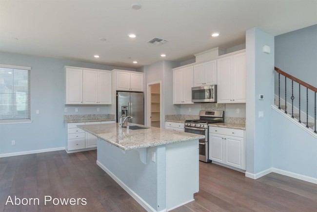 Building Photo - 4 br, 3 bath House - 8090 Ryland Dr
