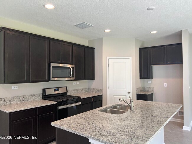 Foto del edificio - 238 Wineberry Ln