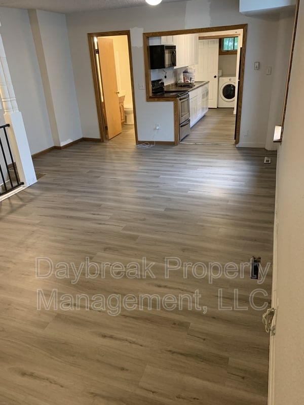 Building Photo - 1005 12th St N