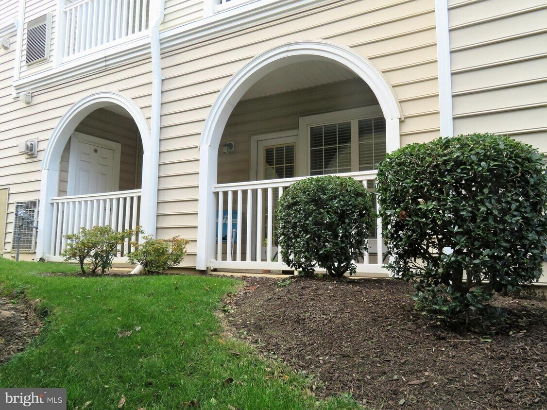 4560 Strutfield Ln Unit 1103, Alexandria, VA 22311 Condo for Rent in