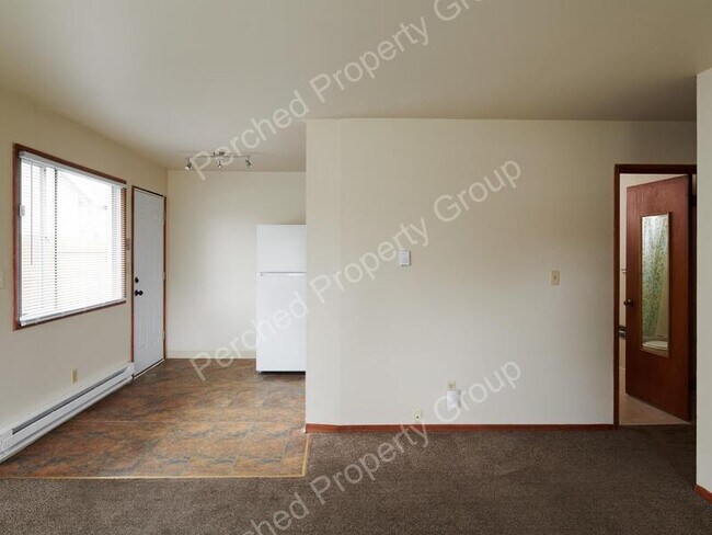 Building Photo - 8307 N Fowler Ave